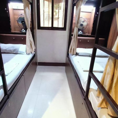 Almas Dormitory 24 Hours Aircondition Mumbai Exterior photo