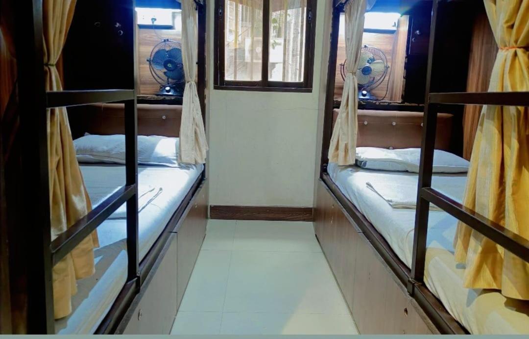 Almas Dormitory 24 Hours Aircondition Mumbai Exterior photo
