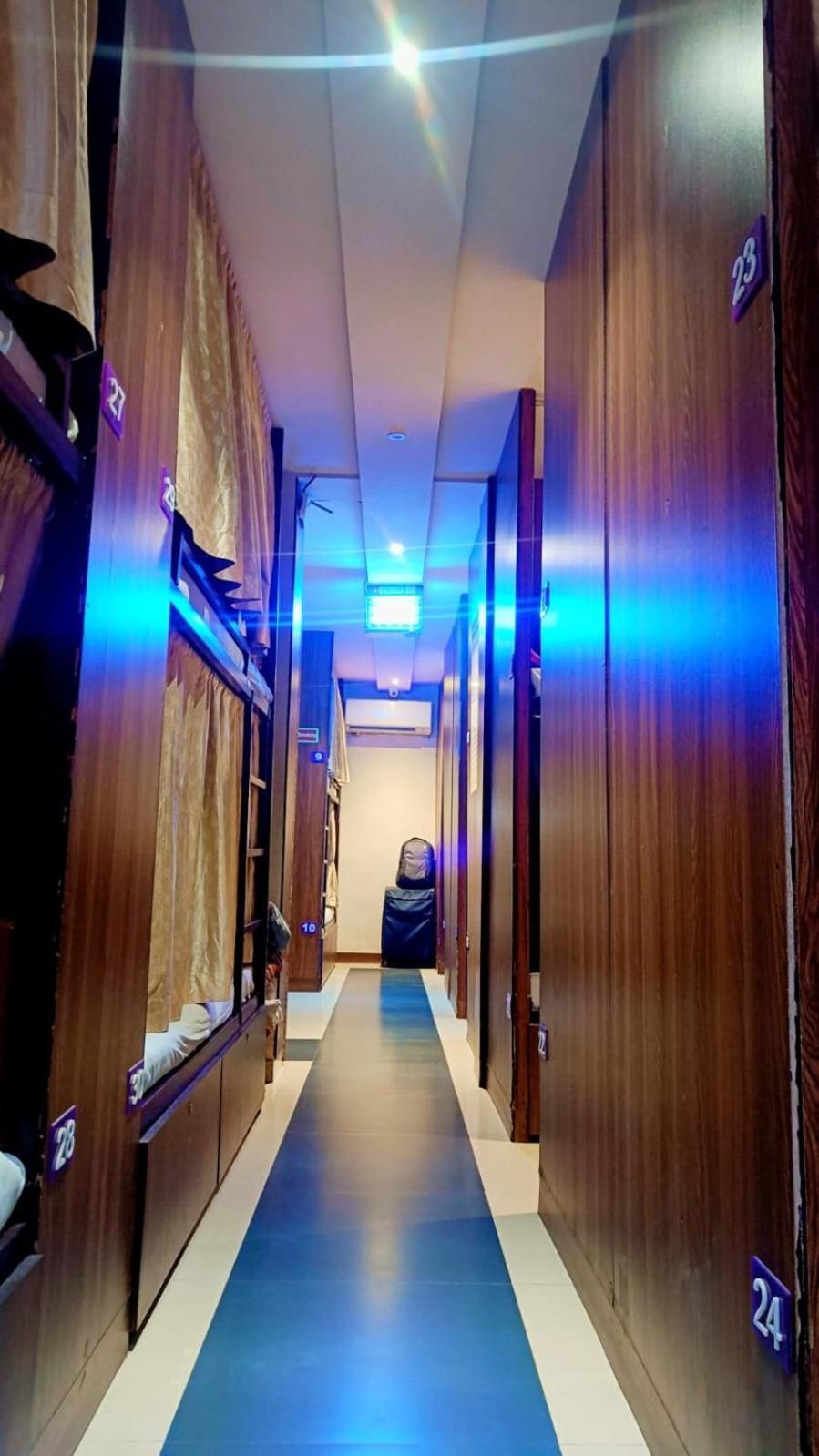 Almas Dormitory 24 Hours Aircondition Mumbai Exterior photo